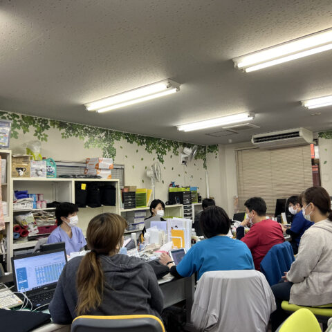 朝のミーティングサムネイル