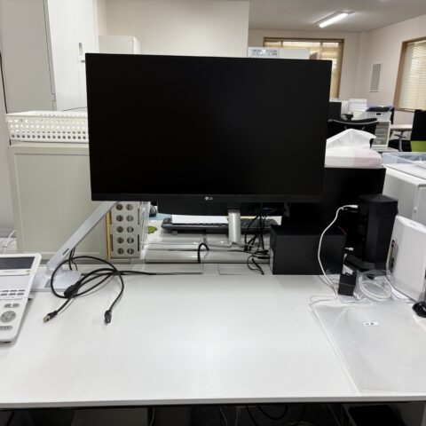 モニターアームサムネイル