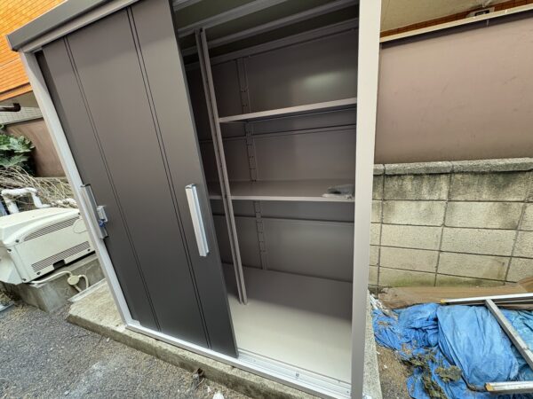 巨大な物置を設置しましたサムネイル
